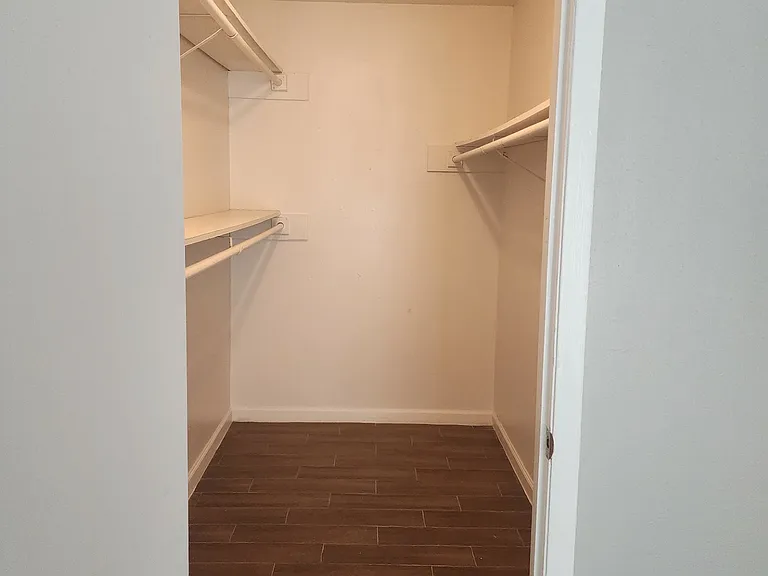 1911 Southmore Ave — Photo 11