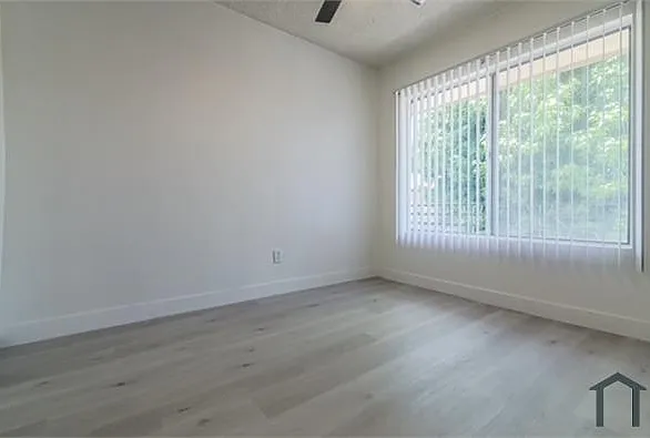 4060 Stevely Ave #19 — Photo 6