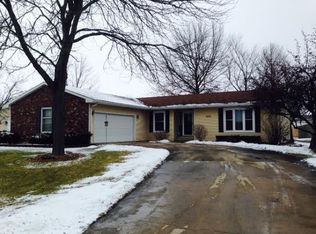 1304 Plum Creek Dr, Bourbonnais, IL