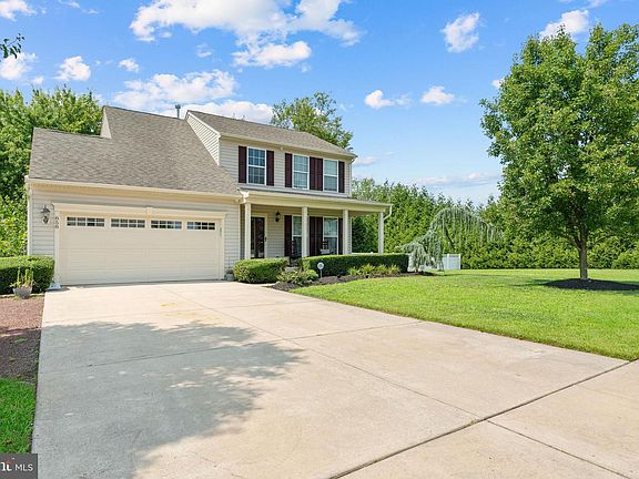 2nd image of 858 Foxmoor Dr