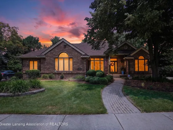 6270 Pine Hollow Dr, East Lansing, MI 48823