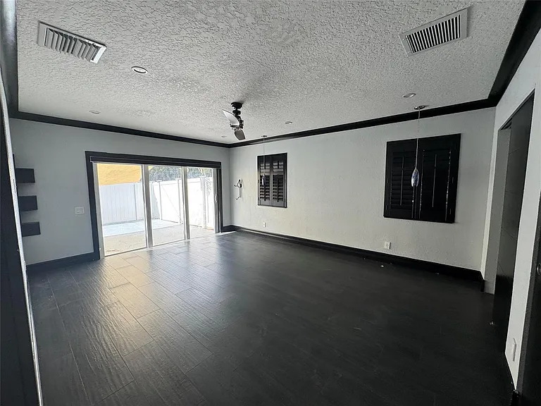 12146 Orange Blvd — Photo 7