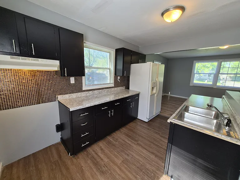 3221 Priscilla Ave — Photo 12