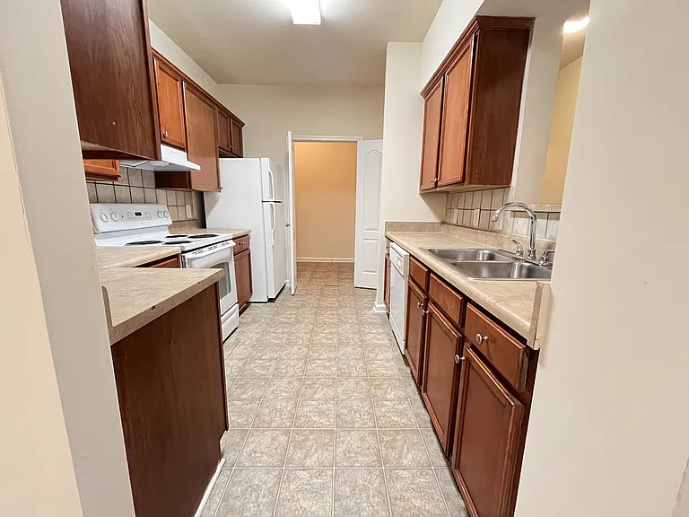 Wesley Kensington Apartments at Stonecrest — Photo 193
