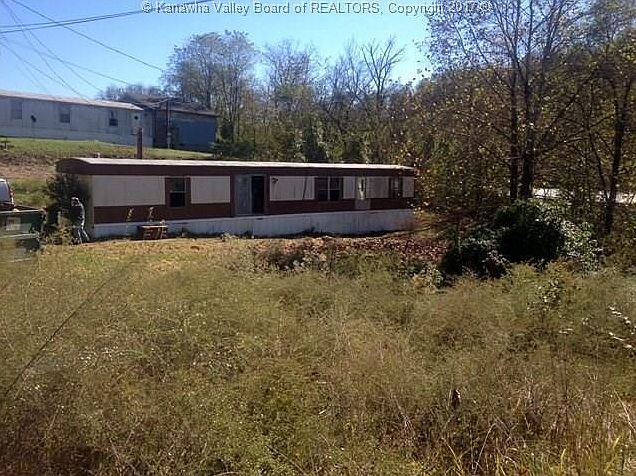 2nd image of 211 Elm St