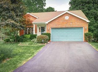 74 Wickfield Rd, Blacklick, OH 43004