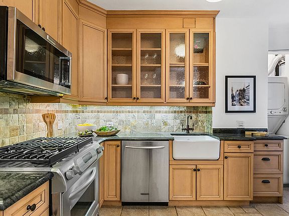 2nd image of 535 W 110th St APT 3F
