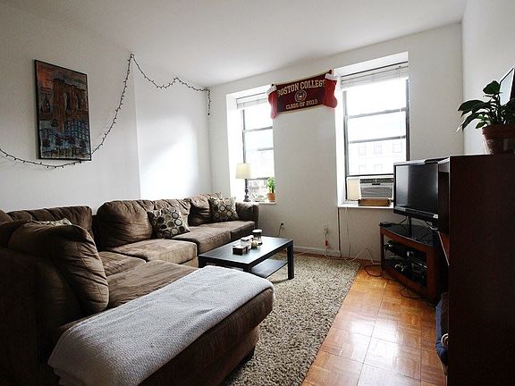 4th image of 301 W 21st St APT 5F