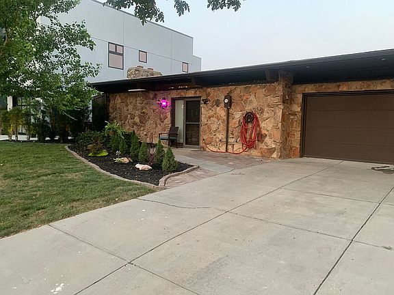 5th image of 272 W Lakeshore Dr