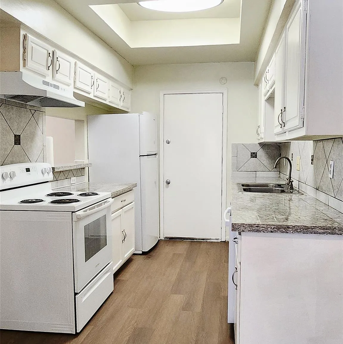 3 bed, 2.5 bath, 1452 sqft, $1,495 — Photo 4