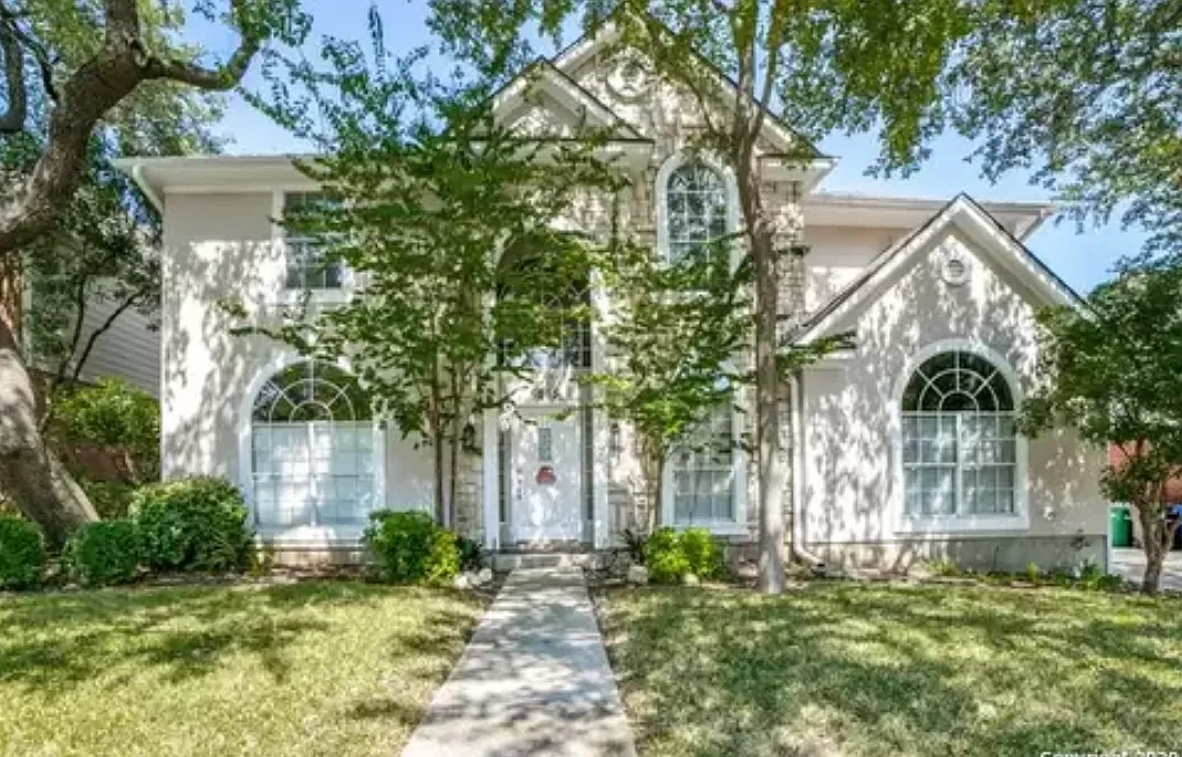 4 bed, 2990 sqft, $2,800 — Photo 1