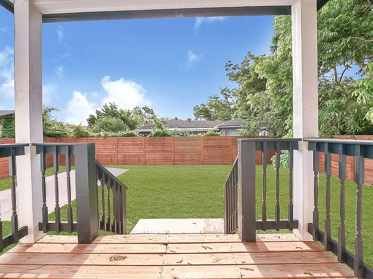 2412 Lucas St — Photo 22