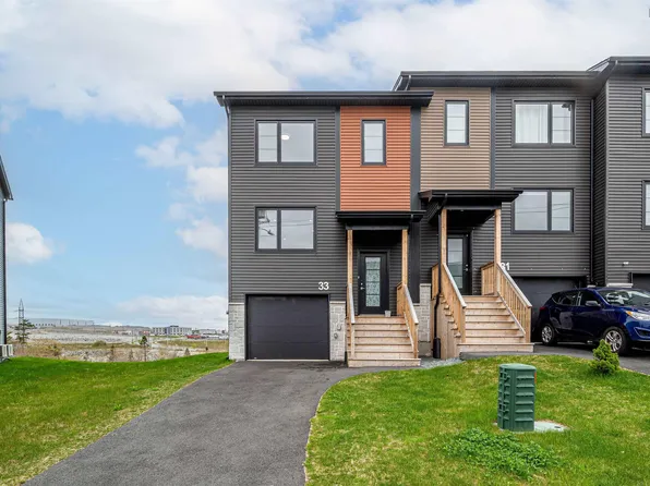 33 Flatrock Cres, Halifax, NS B3T 0N2