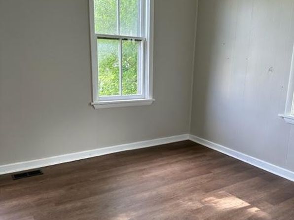 407 Maple Ave