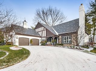 1102 Burr Ridge Club Dr, Burr Ridge, IL 60527