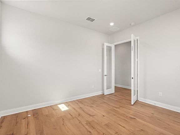 3rd image of 6452 Quest St