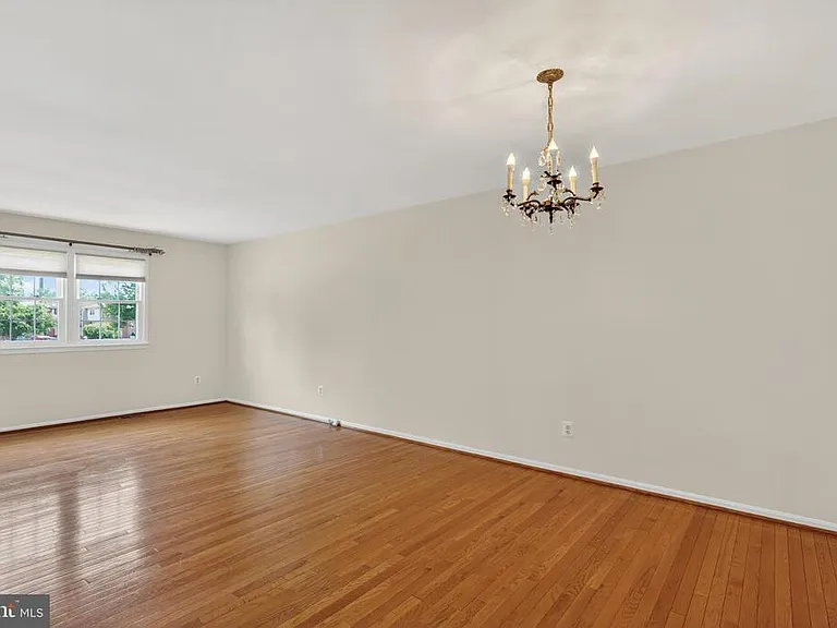 7481 Jayhawk St — Photo 3