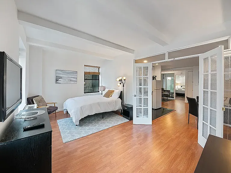 150 W 51st St #1408 — Photo 12