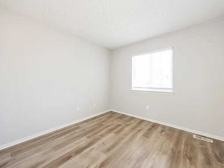 6325 Ashridge Ct — Photo 14
