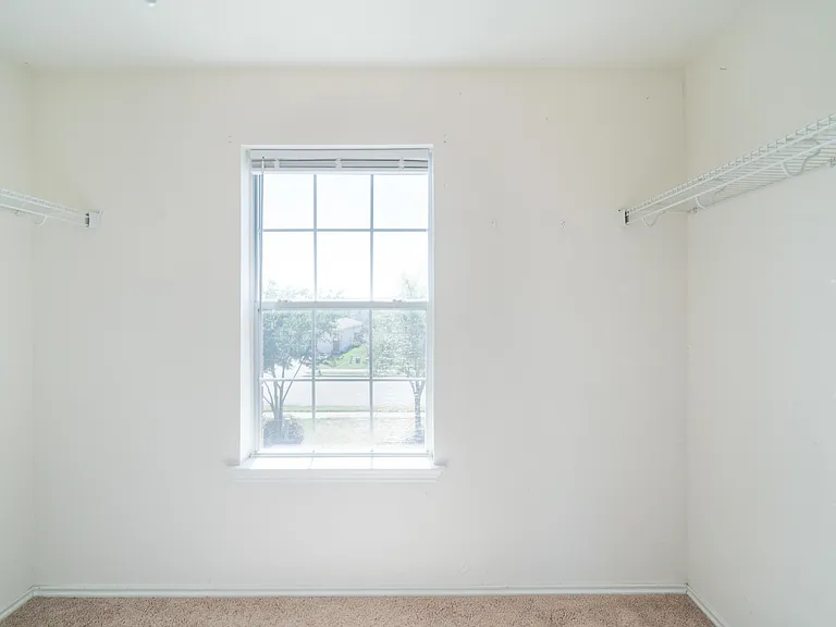 314 Phillips St — Photo 16