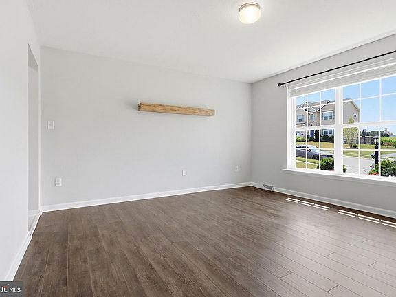 5th image of 290 N Alpine Dr