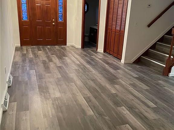 3rd image of 79 Denrose Dr