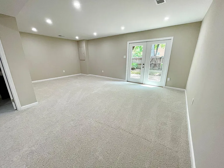 6882 Brian Michael Ct — Photo 8