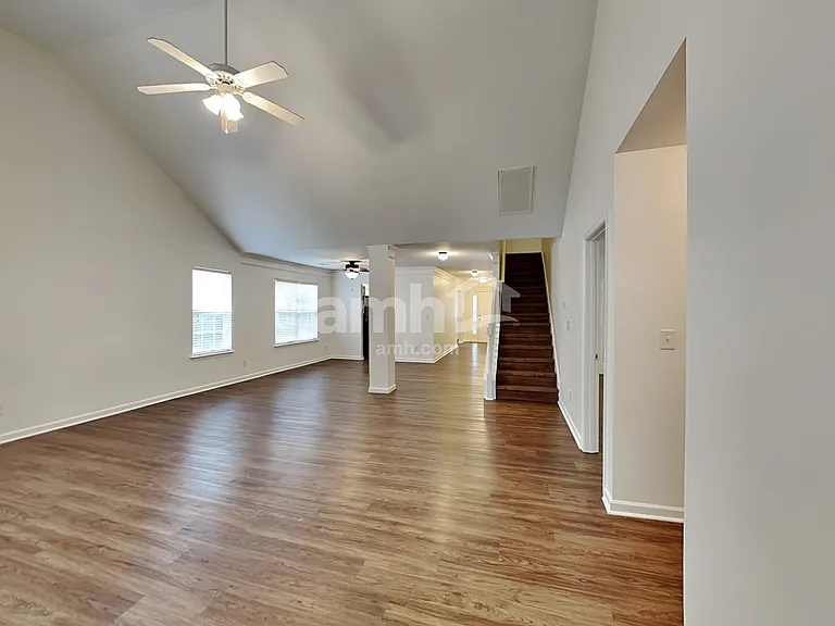 19140 Kanawha Dr — Photo 8