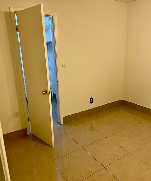 8372 Leamont Dr — Photo 18