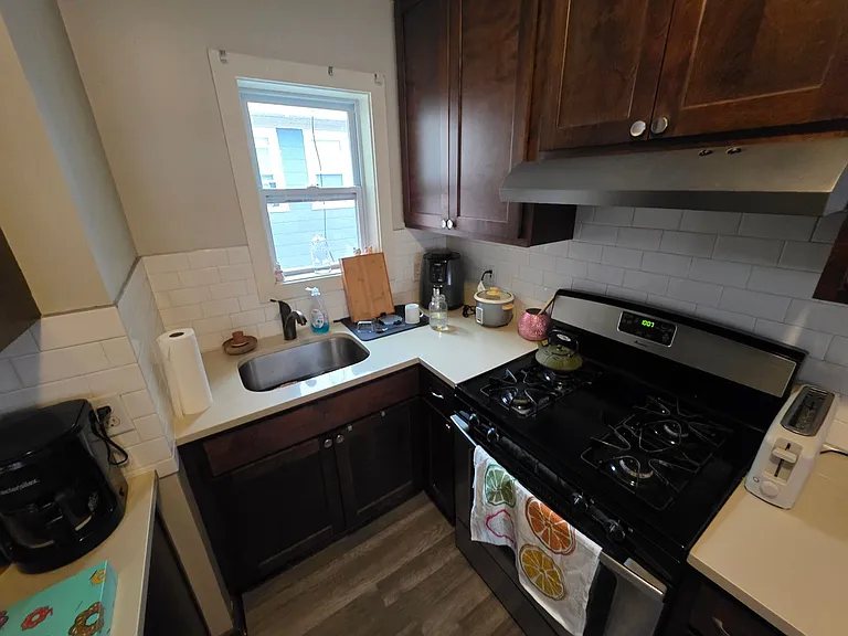 705 W 31st St — Photo 13