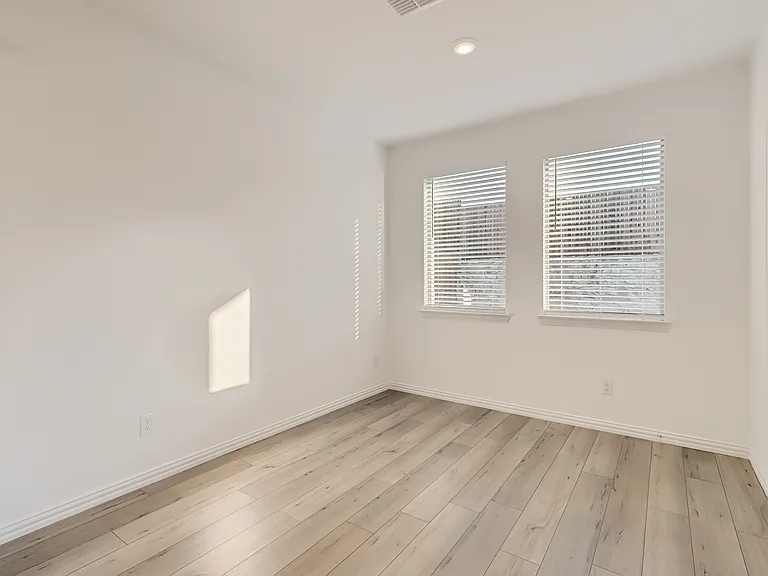 1205 Gladespring Ln — Photo 14