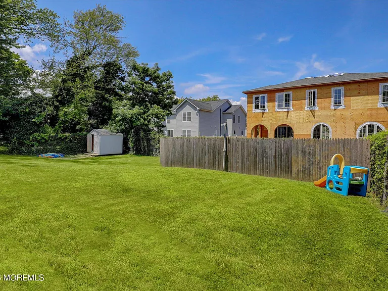 265 Norgrove Ave — Photo 33