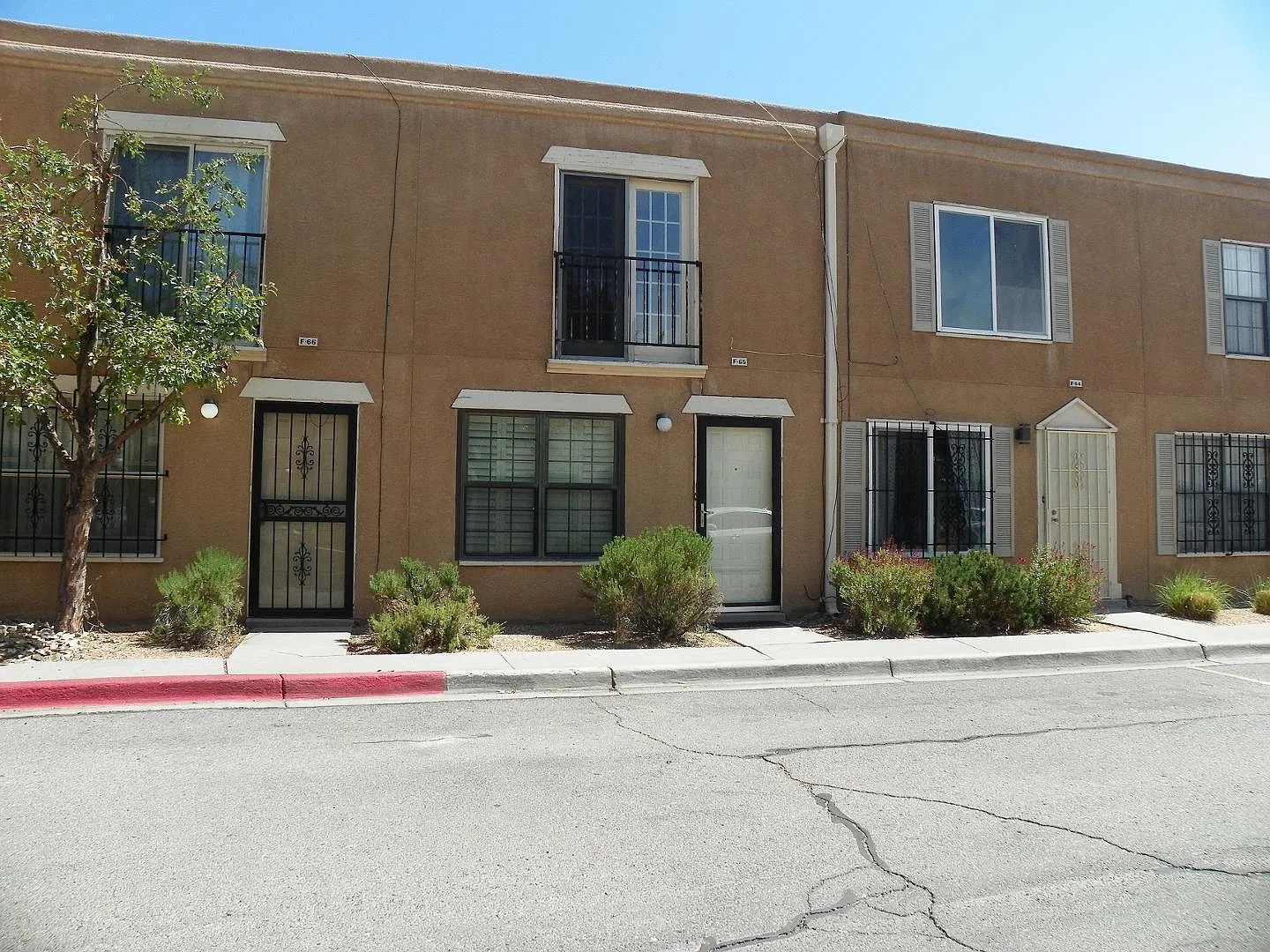 Lafayette Place Condominiums — Photo 2