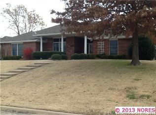 1200 SE Crown Dr, Bartlesville, OK 74006