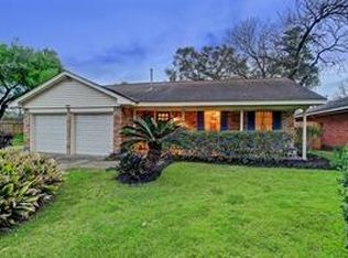 5130 Saxon Dr, Houston, TX 77092