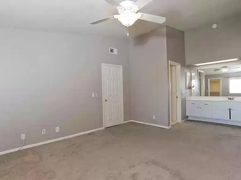 42140 Lyndie Ln — Photo 13