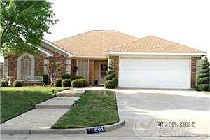 1st image of 601 Joy Ln