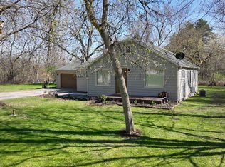 1090 E Costello St, Mount Morris, MI 48458