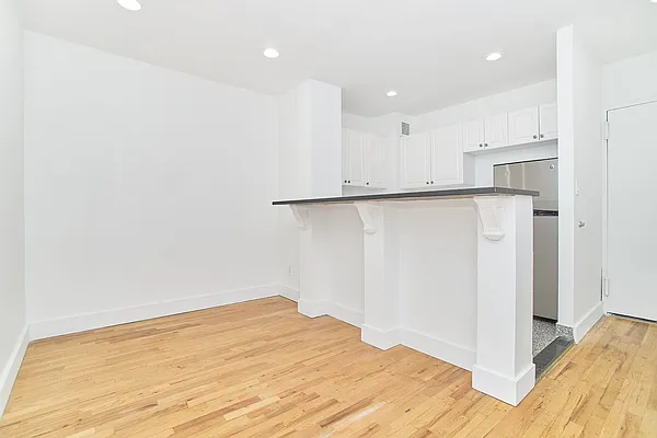 Rented by Living New York | media 8