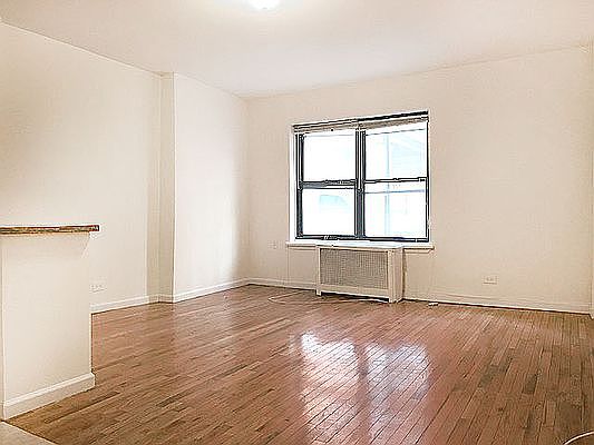 2nd image of 235 E 39th St APT 1F