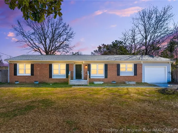 1083 Strickland Bridge Rd, Fayetteville, NC 28304