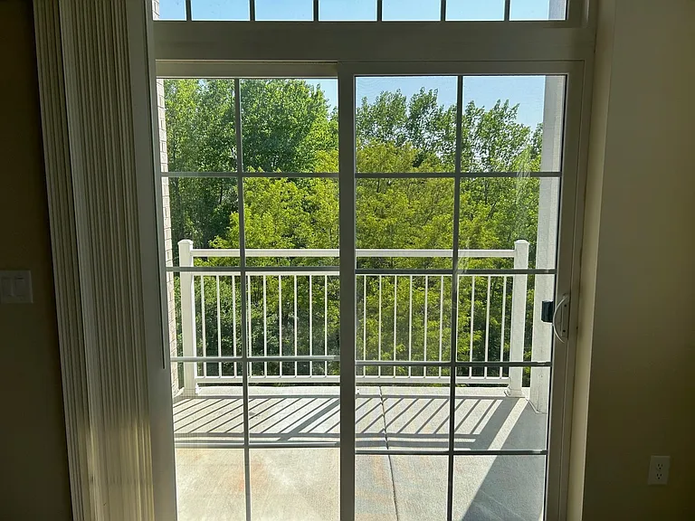 Madison Apartments — Photo 134