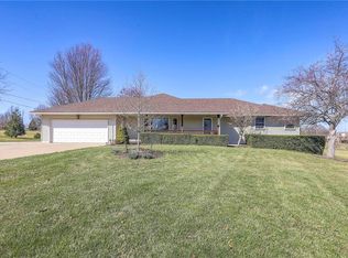 18661 152nd St, Basehor, KS 66007