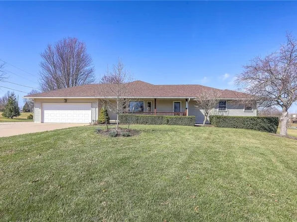 18661 152nd St, Basehor, KS 66007