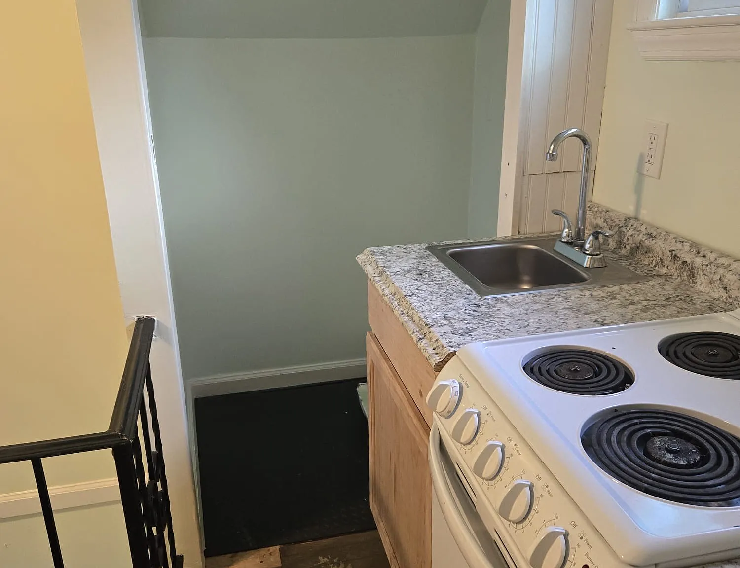 1 bed, 969 sqft, $1,950 — Photo 3