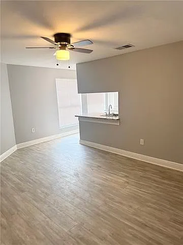1 bed, 1.0 bath, 575 sqft, $950 — Photo 3