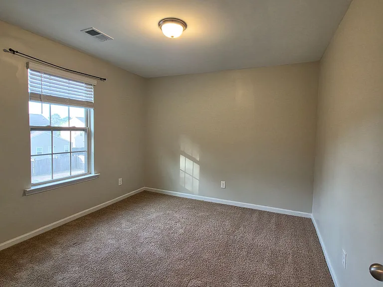 147 Niblick Dr — Photo 29