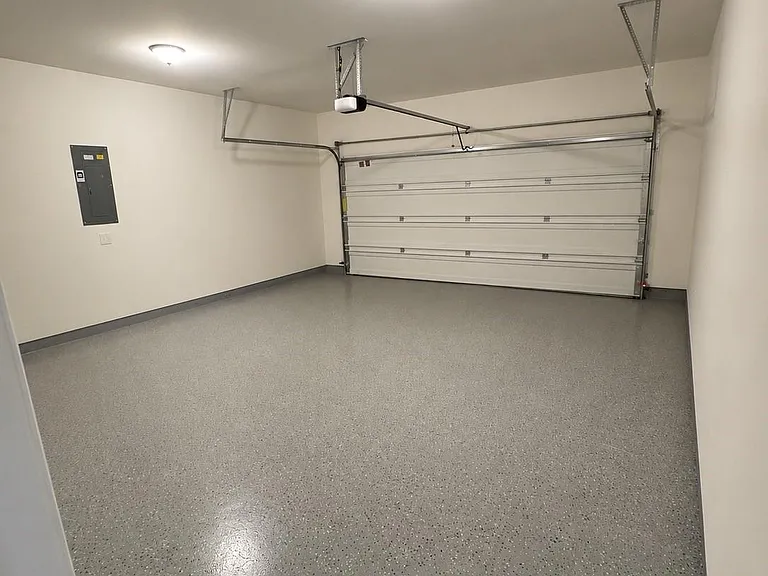 1061 Long Bay Ct — Photo 14