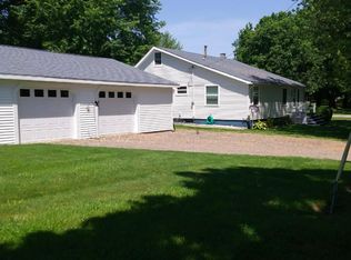 430 E Main St, Victoria, IL 61485