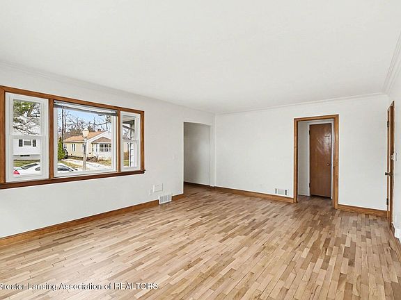 4th image of 1819 Alpha St